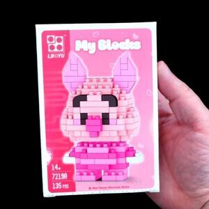 Brand New Disney Winnie The Pooh Piglet Bricks Lego Figure